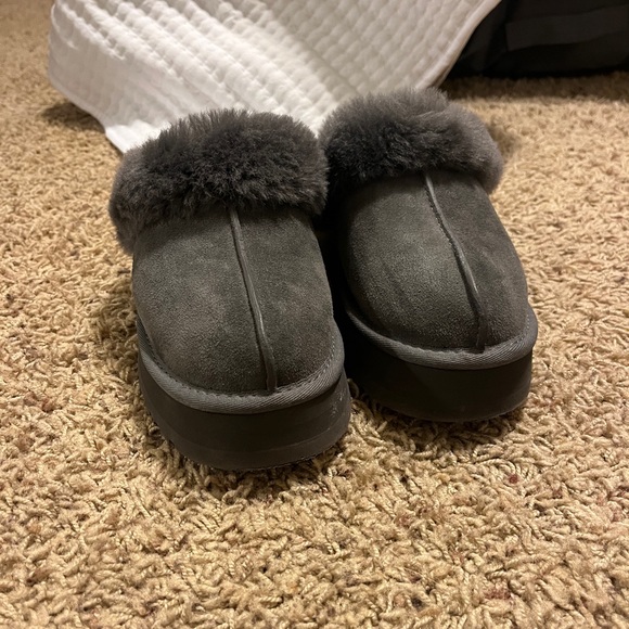 UGG Disquette Slippers - Picture 4 of 6